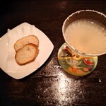 夢酒OGAWA パイプのけむり - マルガリータ+チャーム（バゲットにツナなど挟んであるホットスナック的な感じでした。）