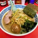 ラーメンショップ - 料理写真:ラーメン 600円、ネギ 150円、煮卵 50円 安てうまい！