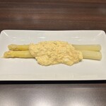 White asparagus simmered in egg sauce