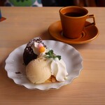 Farmer's Cafe MOZU - シフォン･ガトー･バニラアイス(セット1,000円)
                      自家焙煎珈琲付き