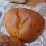 パン工房 クオーレ - カスタードクリームパン