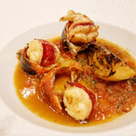 ソンブルイユ TOKYO - オマールブルーとフヌイユのコンフィ　トマト　オレンジ　ソースベルジュ　