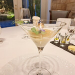 ソンブルイユ TOKYO - セルリラーヴのムスリーヌとコンソメジュレ　キャビア