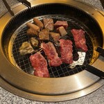 Kurogewagyuu Yakiniku Shabushabu Sukiyaki Zen - 