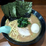 Ra-Menya Sendai - らーめん中（醤油・太麺）+自家製味玉