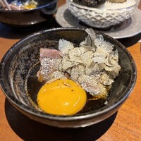 蕃 YORONIKU - ザブトンのすき焼トリュフ添え