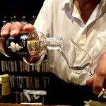 Blues'Bar Shine - 新潟亀田蒸留所ニューポット Peated
      ウィスキー原酒だから無色透明。強いピート香が生々しく荒々しい。