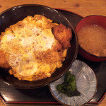 磯家 - おいしいカツ丼小盛り（530円）