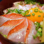 塩釜あがらいん - 金目鯛の黄金丼