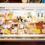 腸詰屋 - 料理写真:店内の雰囲気