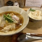 真鯛そば はなたば - 料理写真:ワンタン麺と鯛めし