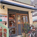 ジェンティーレ - ケーキ屋さんのような入り口