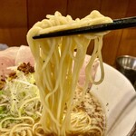 醤油らーめん ピース - 麺リフト