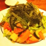 Kumejima Shokudou Kuminoshima - 海ぶどうのサラダ
                      ちょいしょっぱい