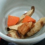 定食屋さん千 - 付け合わせ、竹輪の煮物