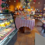 洋菓子倶楽部 KAREN - 焼き菓子もいっぱいの店内