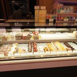 夢彩菓 すずき - 正面左のケース
