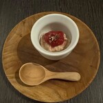 Grill & WineBar Arossa - 【AUS産ゴートチーズ・マロン・ラズベリー・カカオニブ】