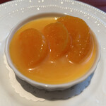 ビストロ タカ - せとかとカスタードのデザート。デザートも小菓子も勿論全部手作り。王道な重めのやつが多い印象