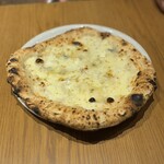 Pizzeria Trattoria da Okapito - クワトロフォルマッジ