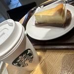 スターバックスコーヒー - ホワイトモカ 540円 ニューヨークチーズケーキ 485円