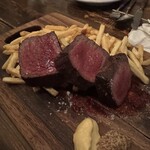 Ata - 牛ランプ肉のステーキ&フリット　300g