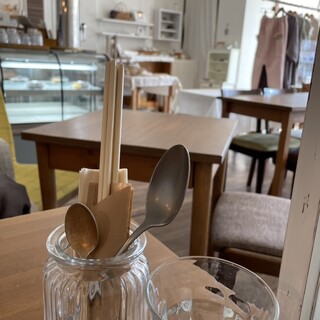 カフェ&マーケットくまと文鳥_2