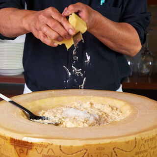 인기의 숙성소 리브로스나, 치즈가 얽힌 오감으로 즐길 수 있는 한 접시