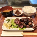 Kawase - ・牛タン／カルビMIX定食 一半 1,900円/税込