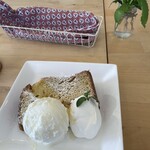 みつばちファームカフェ - 料理写真:ジェラートシフォン　ジェラートは藤のはちみつで。