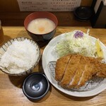 とんかつ 檍 - 平日ランチタイムのロースかつ定食