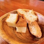 HUG the Kitchen & Wine - 