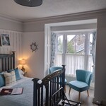 Puddle Duck Lodge - 宿泊した部屋　イギリス人は体格が大きいですがこのベッドはとても小さかったです。成人男性なら足がつかえてしまうくらい。わたしは174センチですがギリギリ足を伸ばせました。