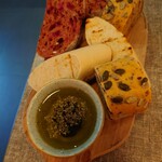 Leonardo Royal Hotel Edinburgh Haymarket - パン3種