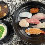 江戸前回転鮨　弥一 - ランチ　勝浦