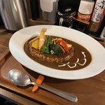 カレーハウス すぷ～ん - 野菜（素揚げ）カレーライス（お米半分）700円