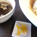 めん処 きよ洲 - 味変用柚子皮がいい！