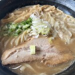 はりけんラーメン 本店 - 濃厚魚介豚骨+ワンタン(3個)