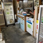 Muccha manjuu - 店内こんな感じの対面販売
                      