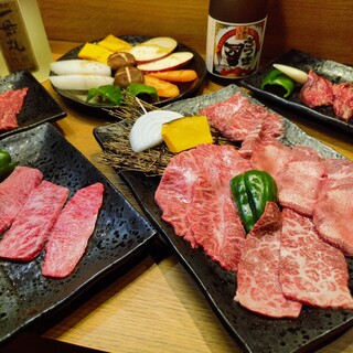 We offer reasonably priced lunch sets where you can enjoy Yakiniku (Grilled meat) and Korean Cuisine.