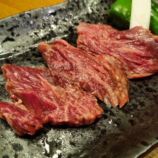 Enjoy carefully selected Japanese black beef with our homemade sauce. The side dishes are also appealing.