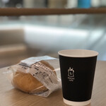 LAWSON - 料理写真:コーヒーとツインシュー