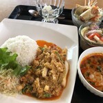 タイ料理ピン・タイ - 