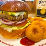 MEIHOKU Burger - チーズバーガーにアボガドTP