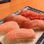 Tachinomi Sushi Kinga - 本マグロ大トロ、中トロ、赤身
