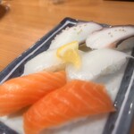 Tachinomi Sushi Kinga - サーモン、いか、タコ