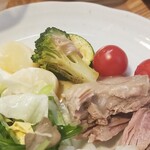 キッチン ブルー グローブ - 野菜も手付かず！