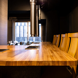 調理のライブ感を楽しめるカウンター席