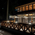 bri-cafe - 滝の前のテラス席夜