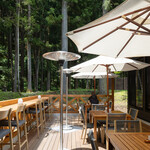 bri-cafe - 滝の前のテラス席昼間